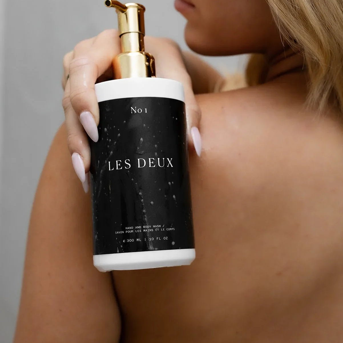 No. 1 - Bois Sacré Body Wash - Les Deux Fragrances