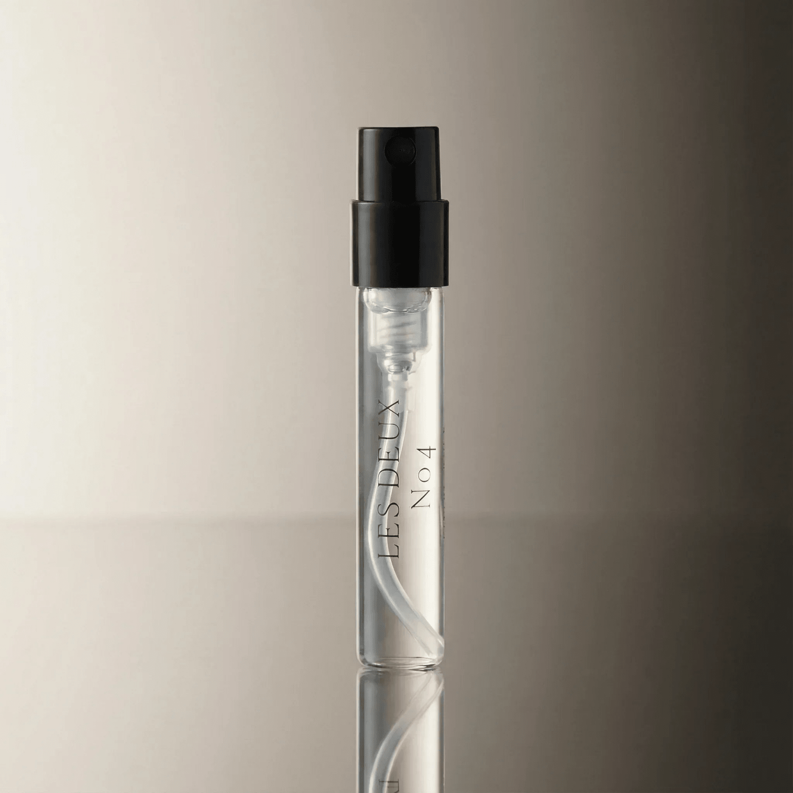 No. 4 - Bergamot, Sandalwood, Vanilla & Pink Pepper - Les Deux Fragrances