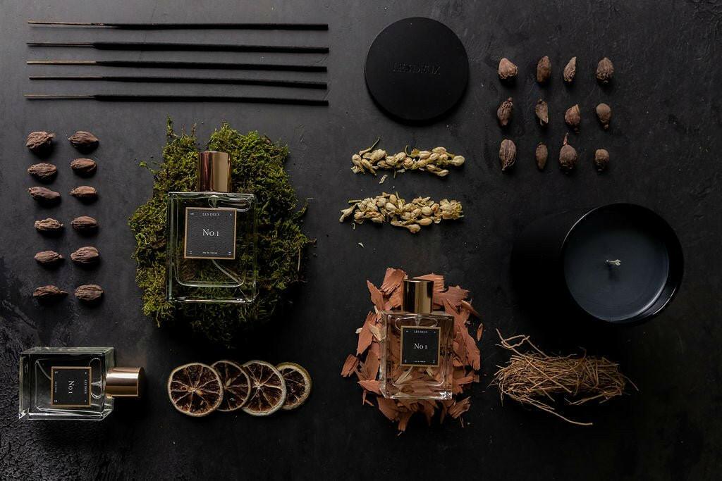 No. 1 - Bois Sacré Candle - Les Deux Fragrances